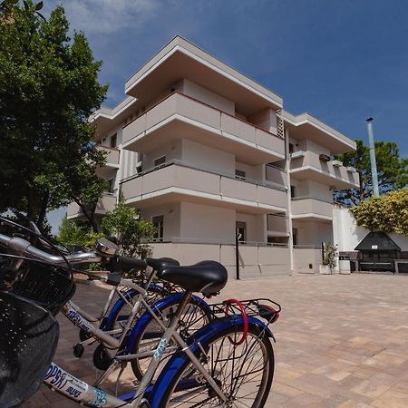 Holiday Club Residence Alba Adriatica Eksteriør billede
