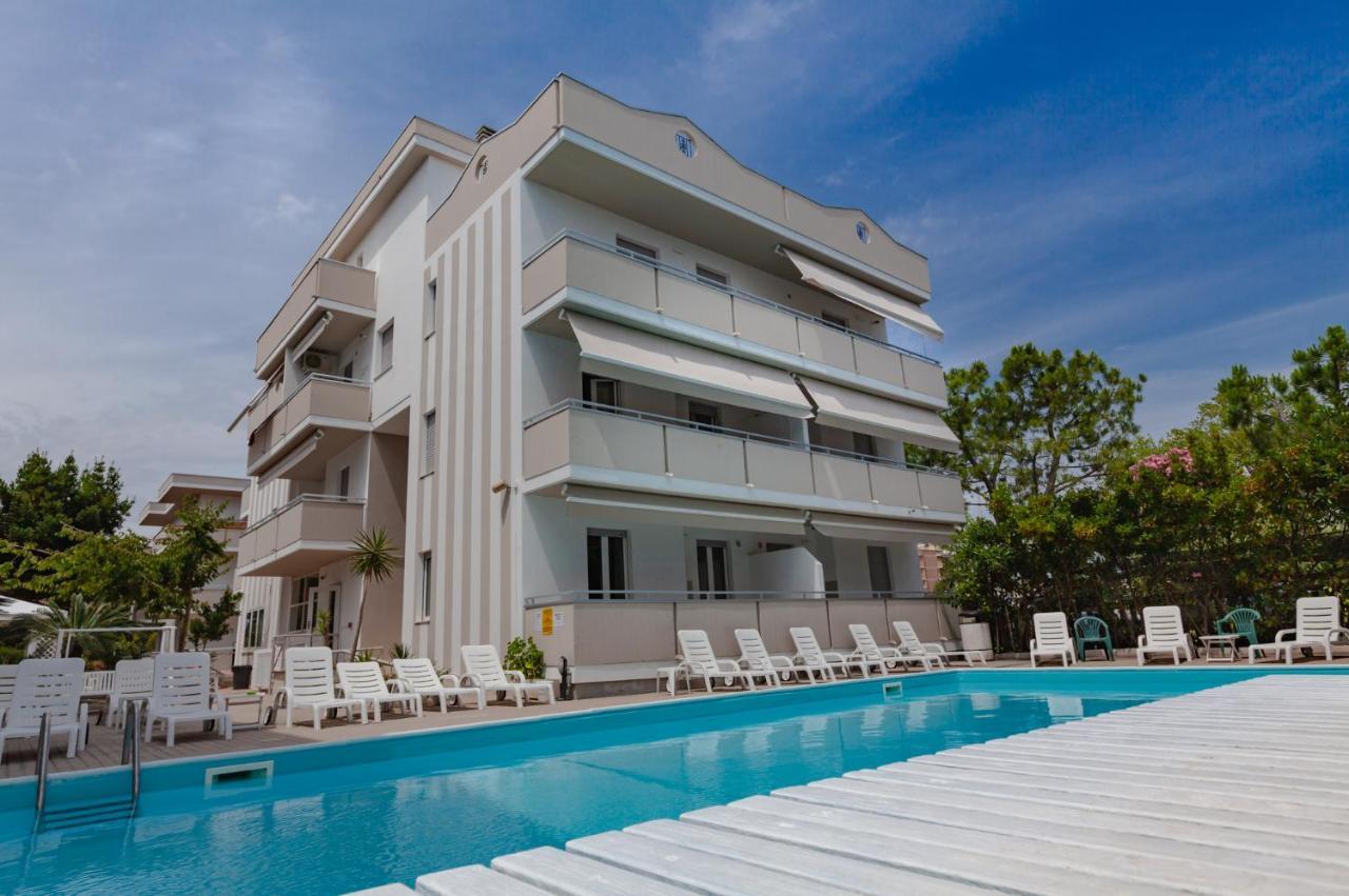 Holiday Club Residence Alba Adriatica Eksteriør billede