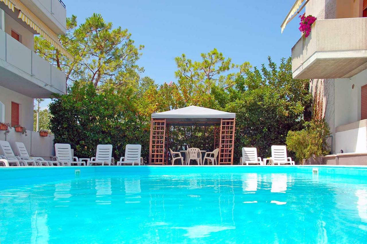 Holiday Club Residence Alba Adriatica Eksteriør billede