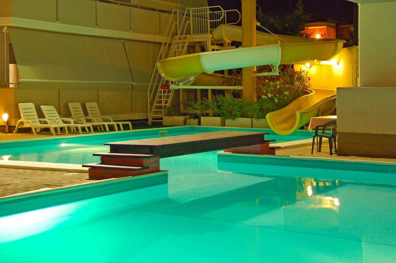 Holiday Club Residence Alba Adriatica Eksteriør billede