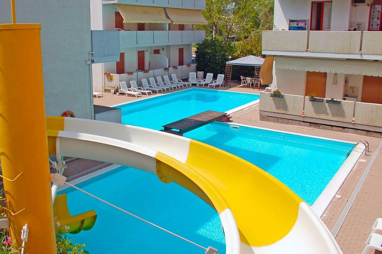 Holiday Club Residence Alba Adriatica Eksteriør billede